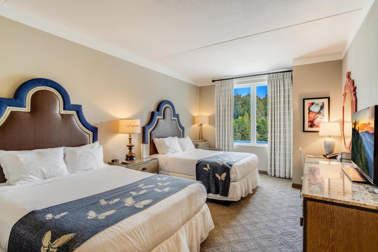 Queen Room Two Queen Beds