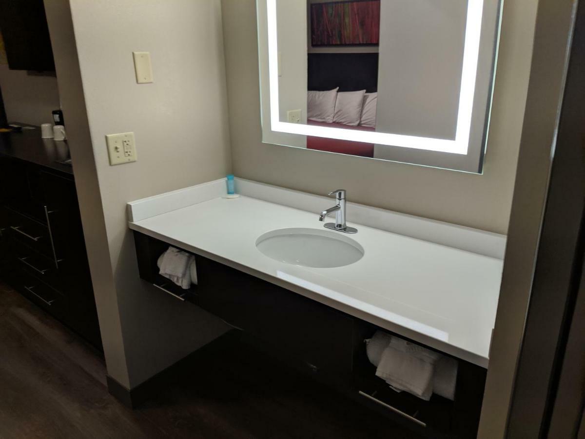 King Suite Spa Bath
