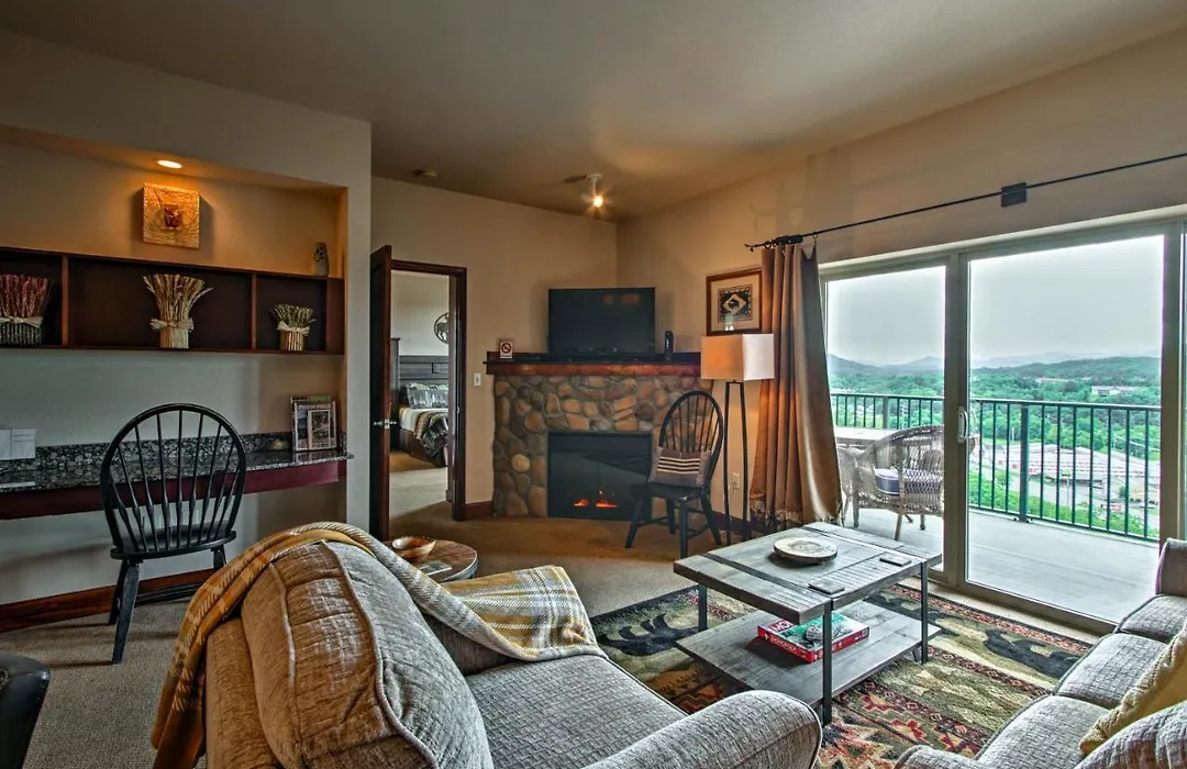 High Above It All Condo With Resort Amenity Access-1