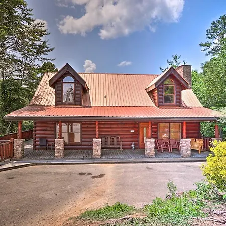 Pigeon Forge Getaway W/ Covered Patio & Hot Tub!-2