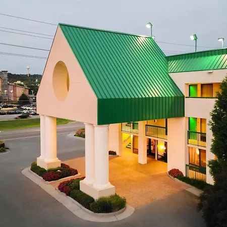 Quality Inn Near The Island Pigeon Forge-3