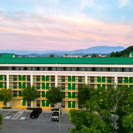Quality Inn Near The Island Pigeon Forge-2